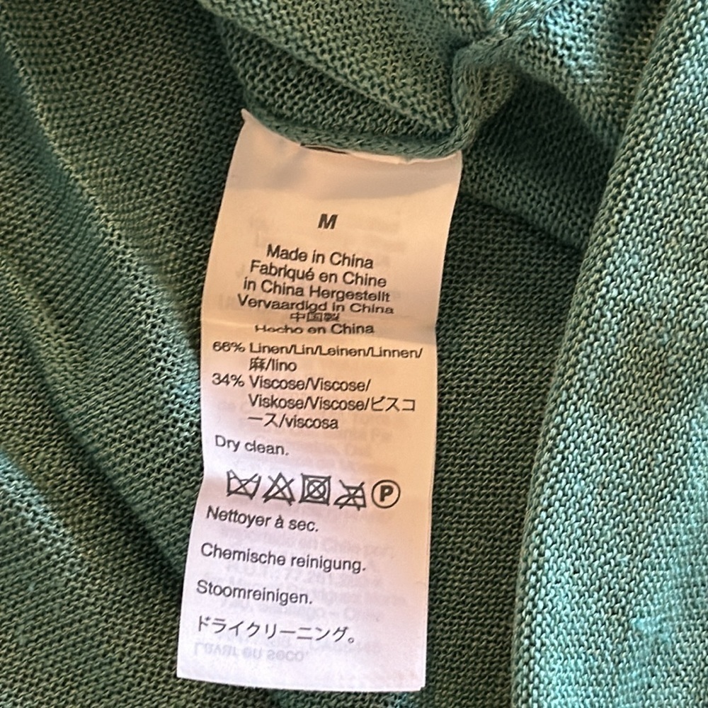 J crew linen v neck sweater. Teal green. Size medium. Button side trim - Picture 5 of 8